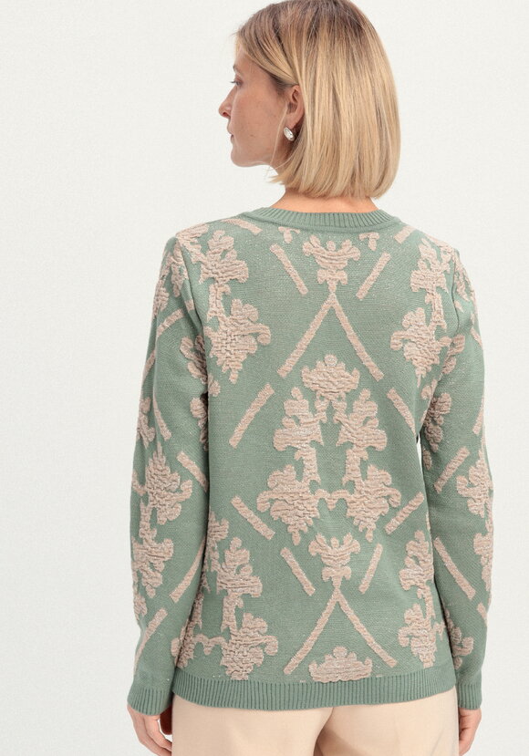 Джемпер с геральдическим орнаментом шир.  580, рис. 17