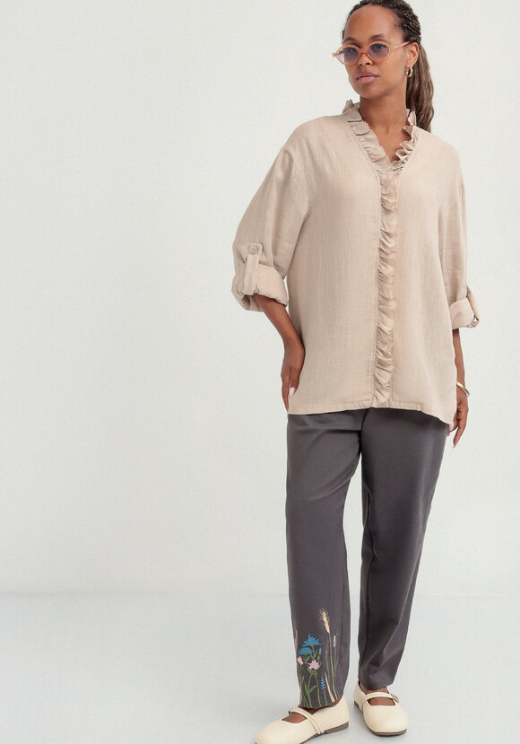 Блуза с рюшей по борту и горловине шир.  580, рис. 10