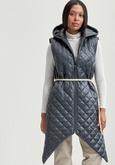 Жилет стёганый с ассиметричным низом