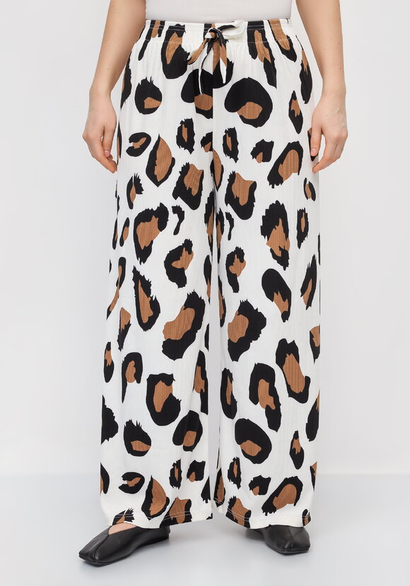 Костюм из трикотажа Амазонка шир.  580, рис. 3