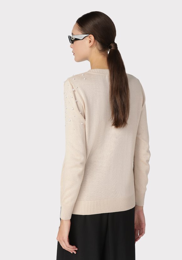 Джемпер с бусинами по плечу и низу изделия шир.  580, рис. 7