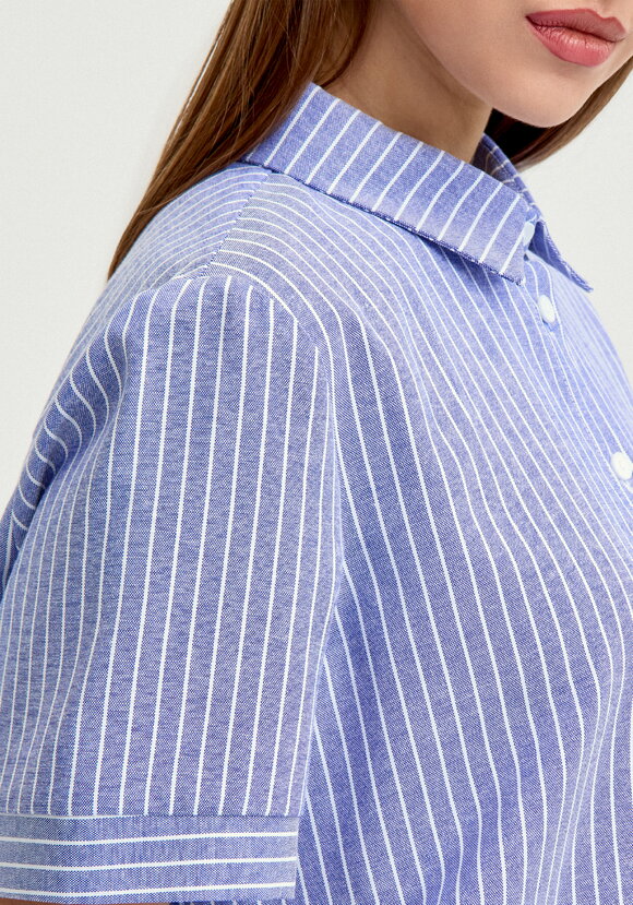 Блуза на пуговицах в вертикальную полоску шир.  580, рис. 21