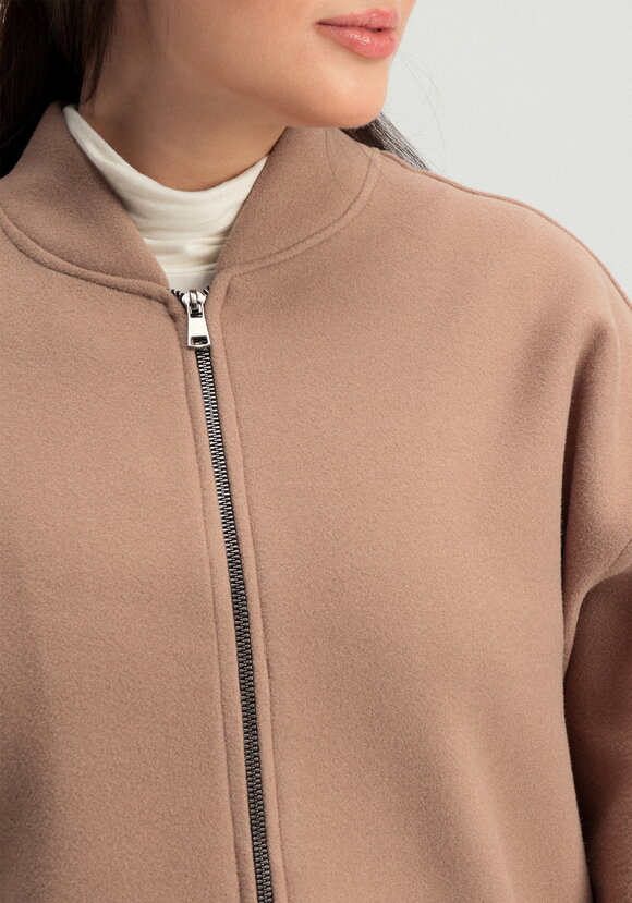 Бомбер свободного кроя на молнии шир.  580, рис. 41