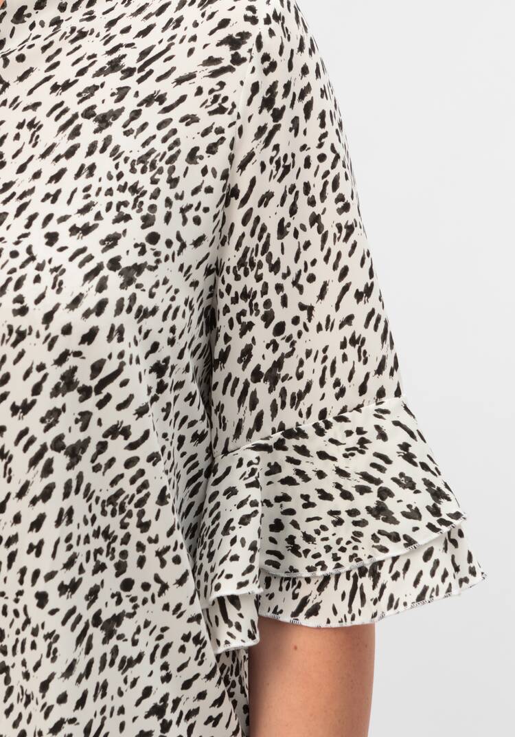 Блуза с воланами и воротником-стойкой шир.  750, рис. 6