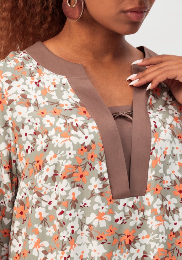 Туника с V-образным вырезом горловины шир.  580, рис. 13