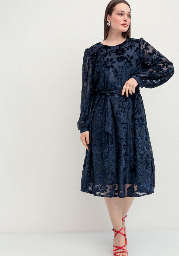 Платье с цветами из бархата шир.  580, рис. 24