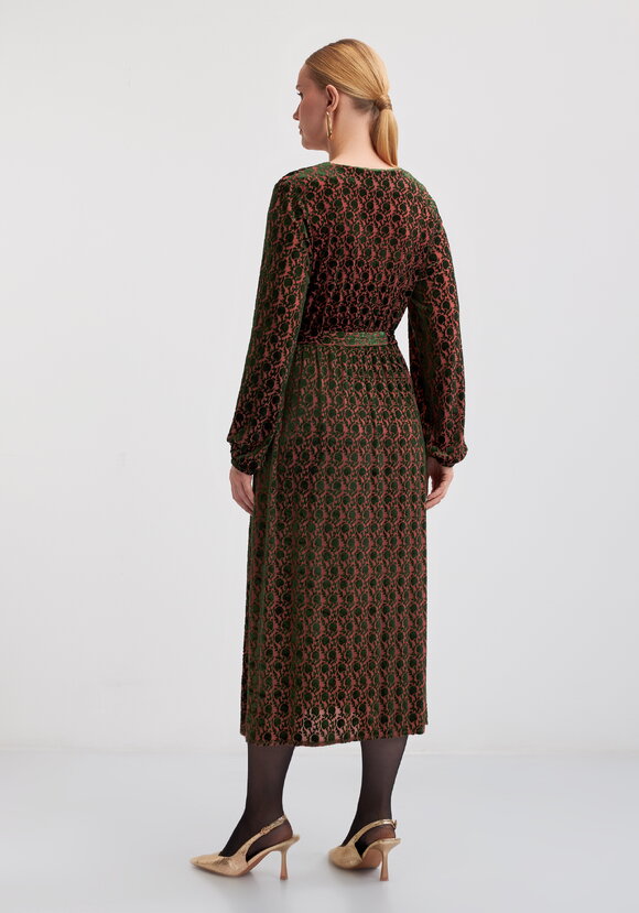 Платье из краш-бархата хамелеон шир.  580, рис. 9