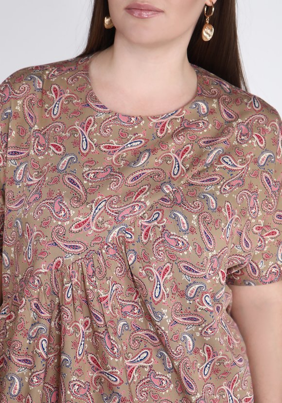 Блуза с принтом ПЕЙСЛИ и коротким рукавом шир.  580, рис. 8