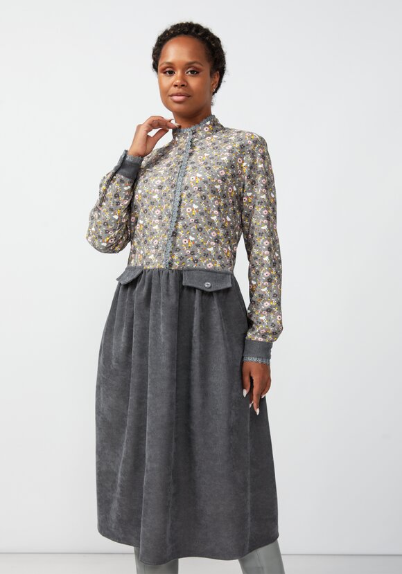 Платье из комбинированной вельветовой ткани шир.  580, рис. 7