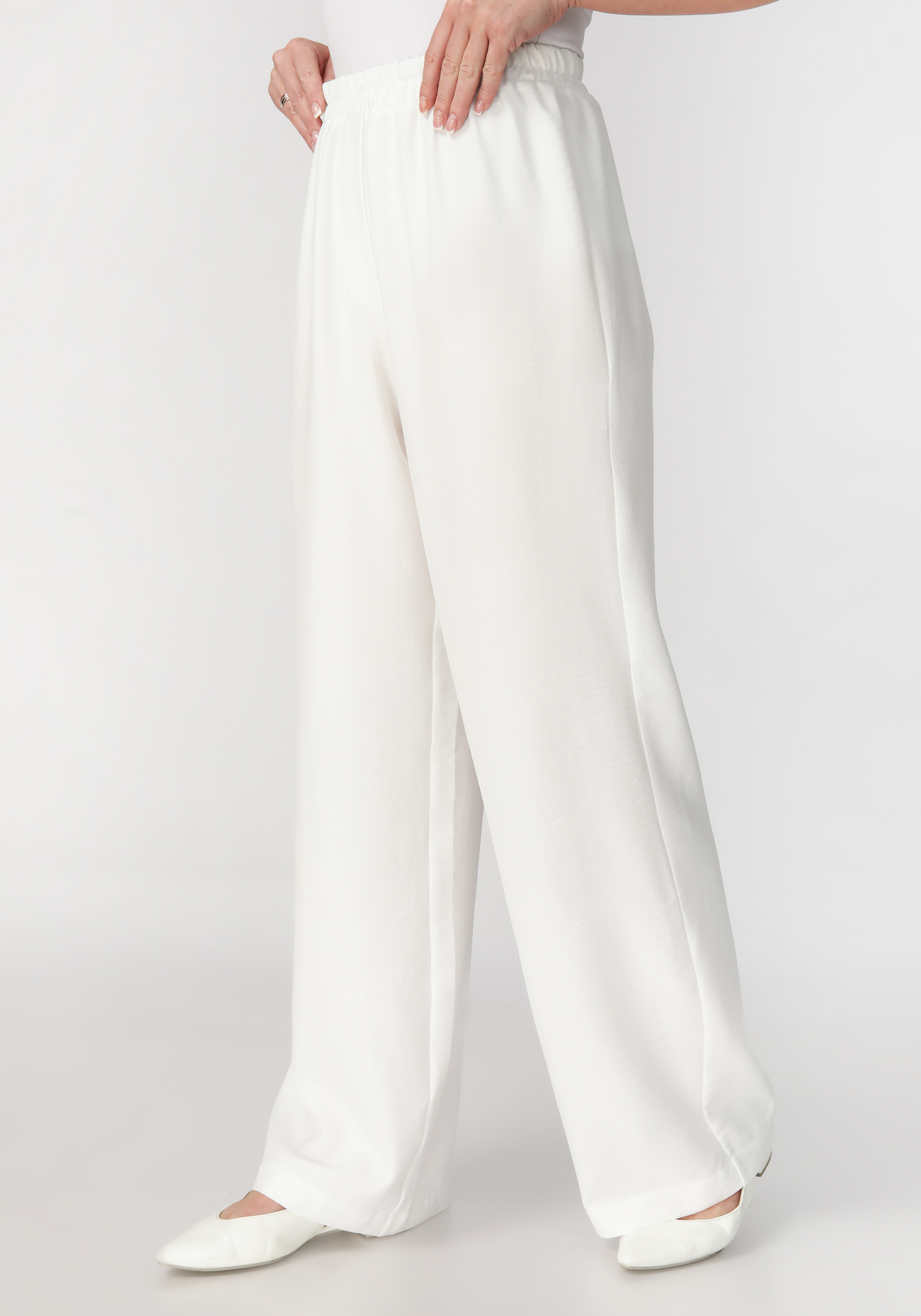 Брюки от бедра с комфортным поясом Bianka Modeno, размер 58, цвет белый - фото 2
