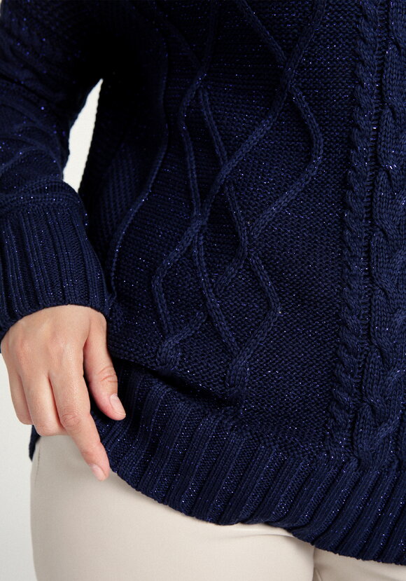 Джемпер с V-образным вырезом и косами шир.  580, рис. 13