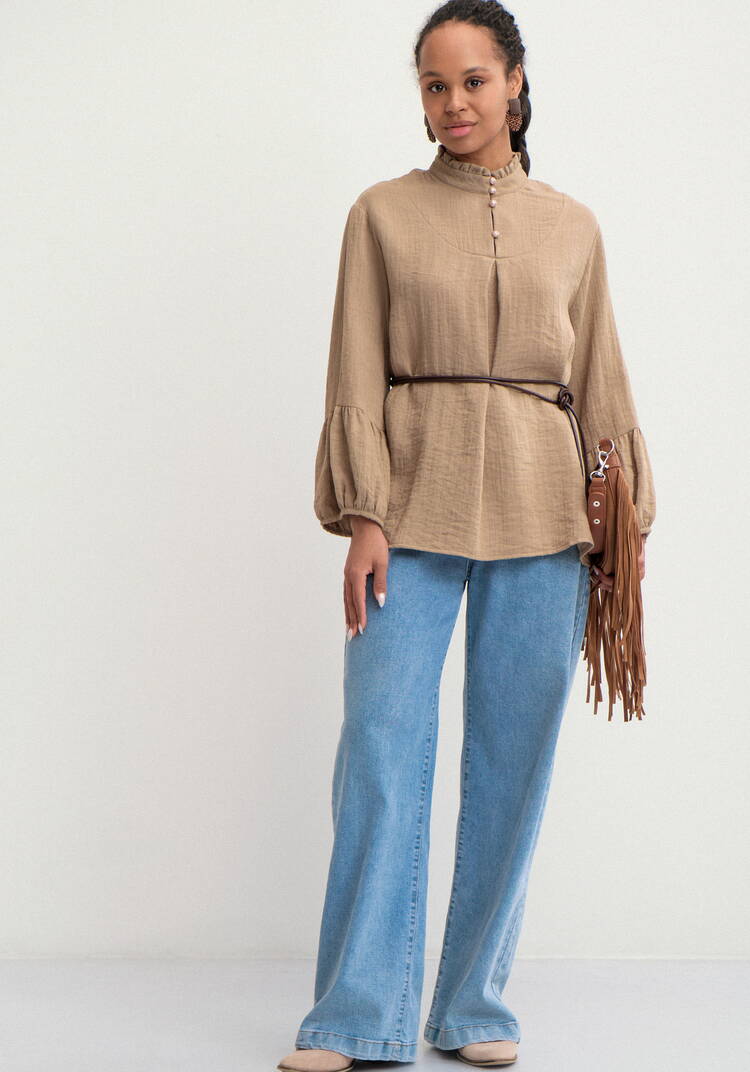 Блуза свободного кроя с рюшей по вороту шир.  750, рис. 16