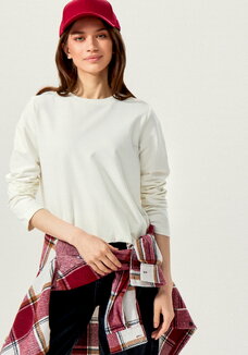 Лонгслив с нашивкой на спине