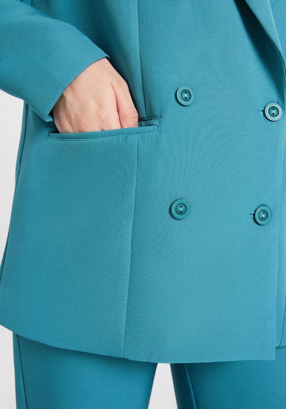 Жакет двубортный на подкладке шир.  580, рис. 29