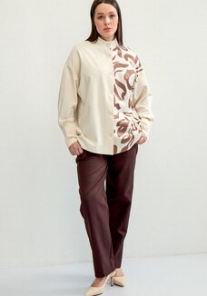 Брюки с защипами прямые