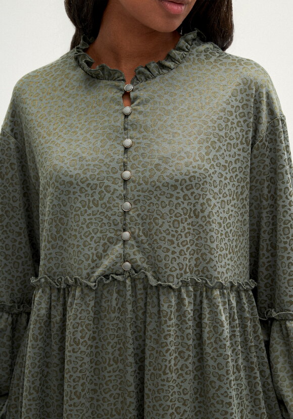 Платье свободного кроя с кокеткой шир.  580, рис. 5