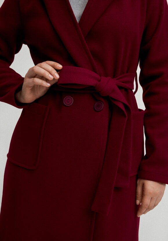 Пальто удлиненное на запах с разрезами шир.  580, рис. 37