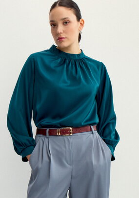 Блуза шелковая с воротником-стойкой