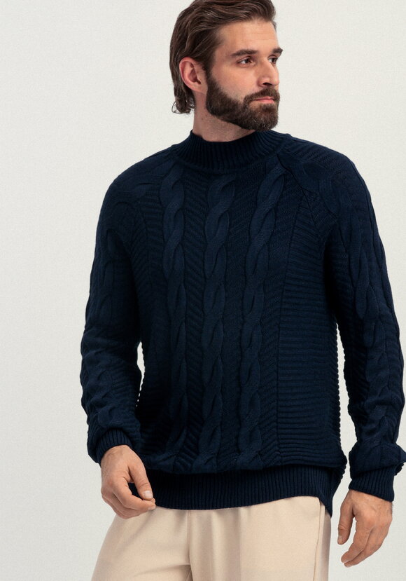 Джемпер мужской с фактурными косами шир.  580, рис. 1