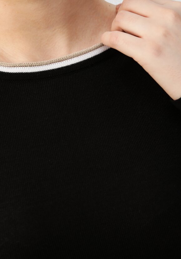 Джемпер с контрастной окантовкой горловины шир.  580, рис. 5