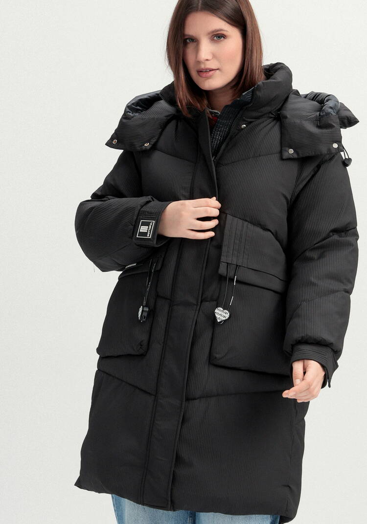 Пуховик с капюшоном и объемными карманами шир.  750, рис. 8