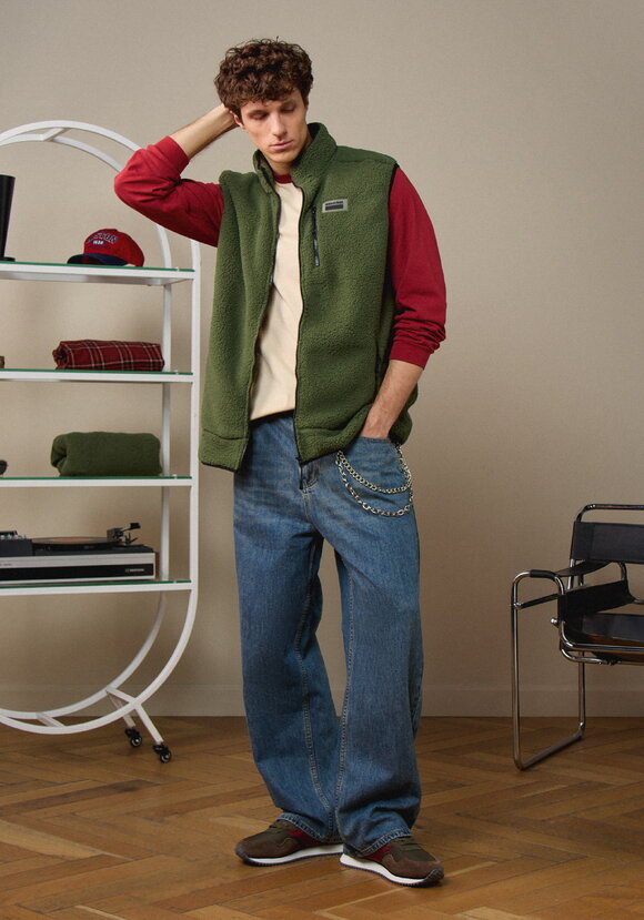 Жилет утеплённый с карманами на молнии шир.  580, рис. 7