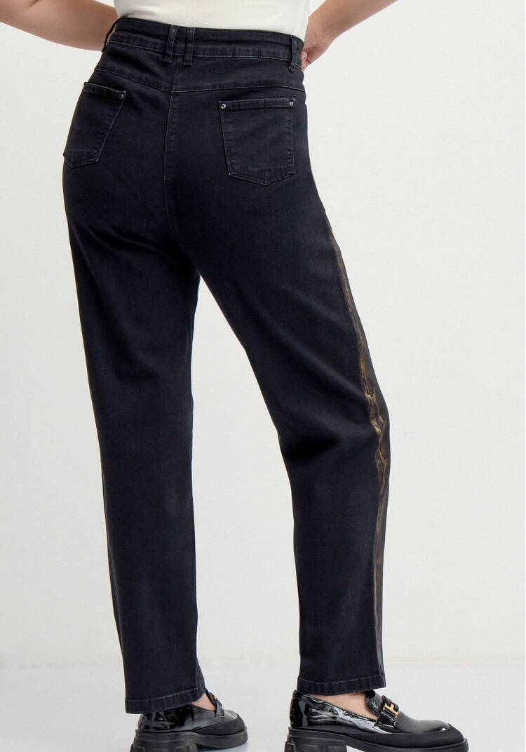 Джинсы со змеиным принтом и напылением шир.  750, рис. 10