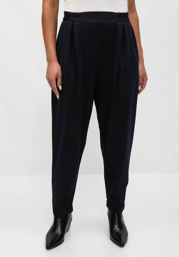 Брюки-бананы с комфортным поясом шир.  580, рис. 10