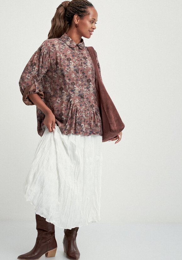 Блуза со сборкой в рельефах шир.  580, рис. 17