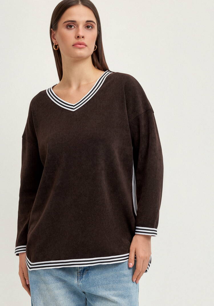 Джемпер с V-образным вырезом горловины шир.  750, рис. 4