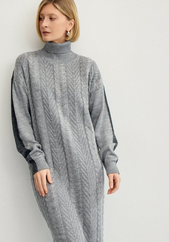 Платье двухцветное с фактурным рисунком шир.  580, рис. 14