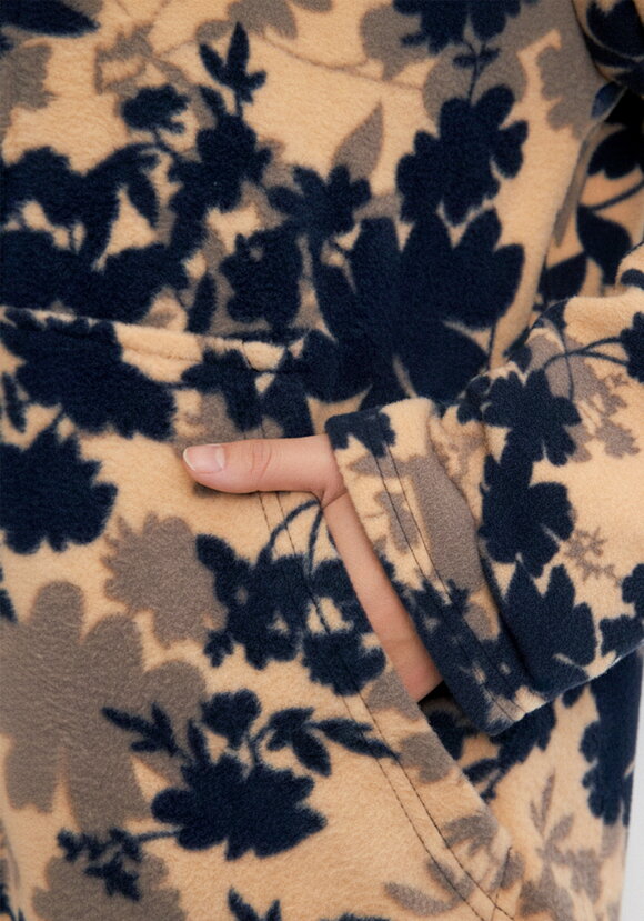 Толстовка из принтованного флиса шир.  580, рис. 16