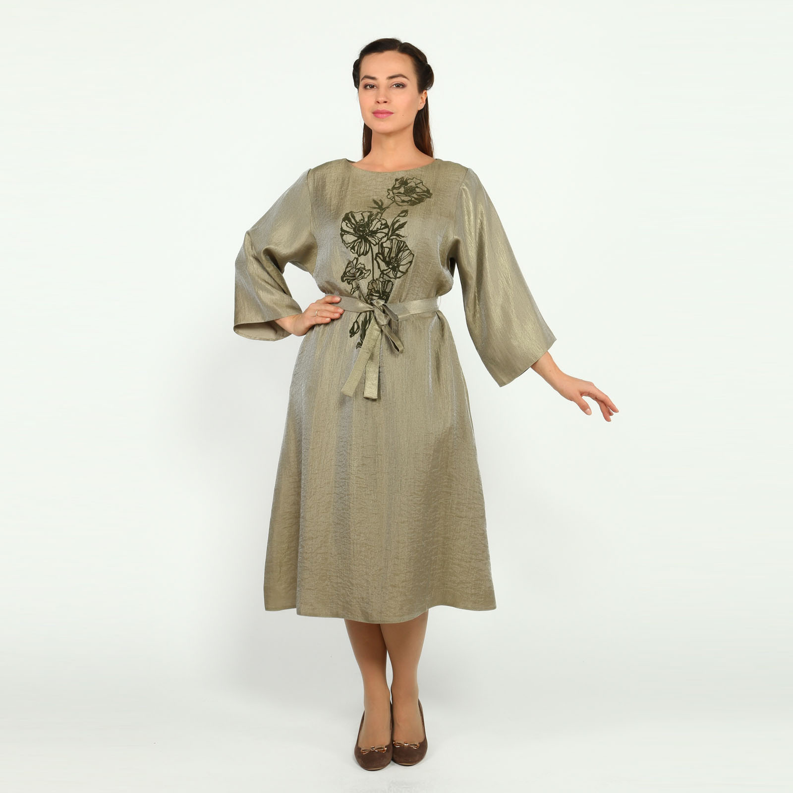 Платье однотонное с поясом и карманами