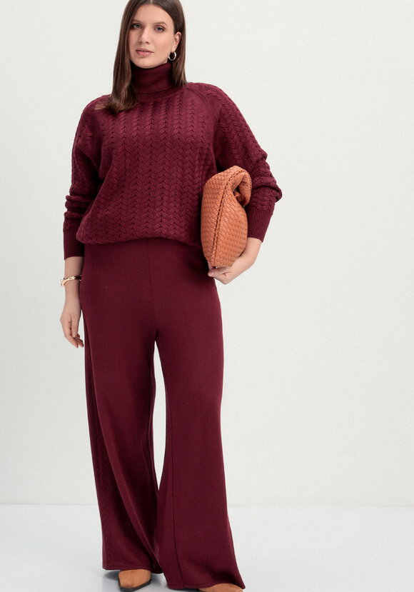 Брюки прямые свободной посадки с лампасами шир.  580, рис. 26