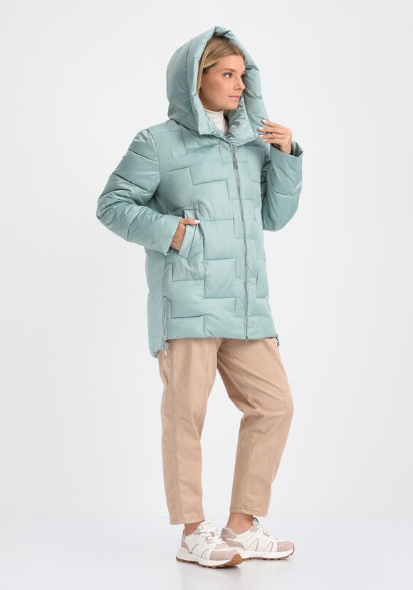 Куртка из мерцающей ткани с капюшоном шир.  580, рис. 10