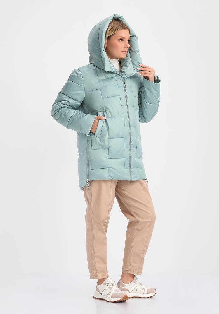 Куртка из мерцающей ткани с капюшоном шир.  750, рис. 10