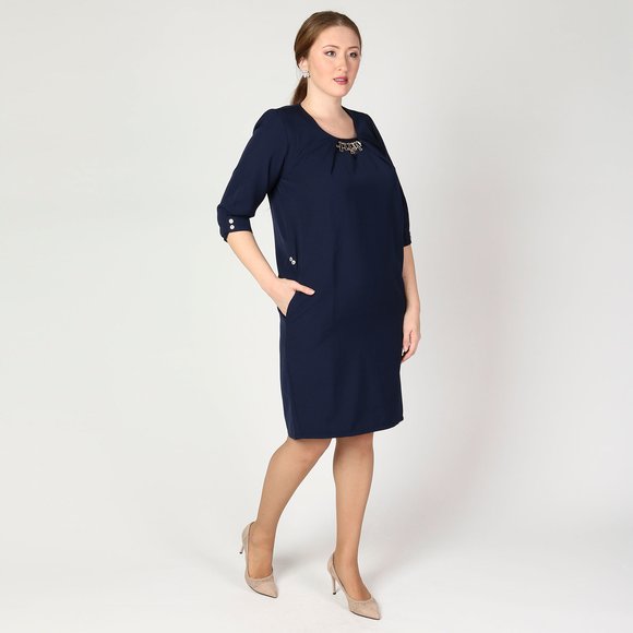 Платье-миди с карманами и украшением шир.  580, рис. 1