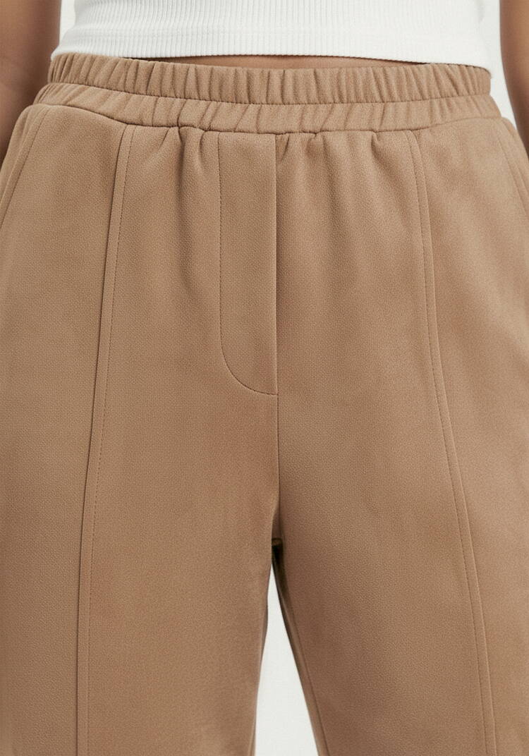 Брюки с фигурными рельефами шир.  750, рис. 14