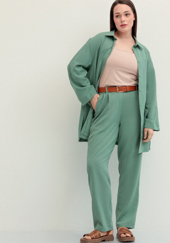 Брюки прямого кроя на резинке по поясу шир.  580, рис. 7