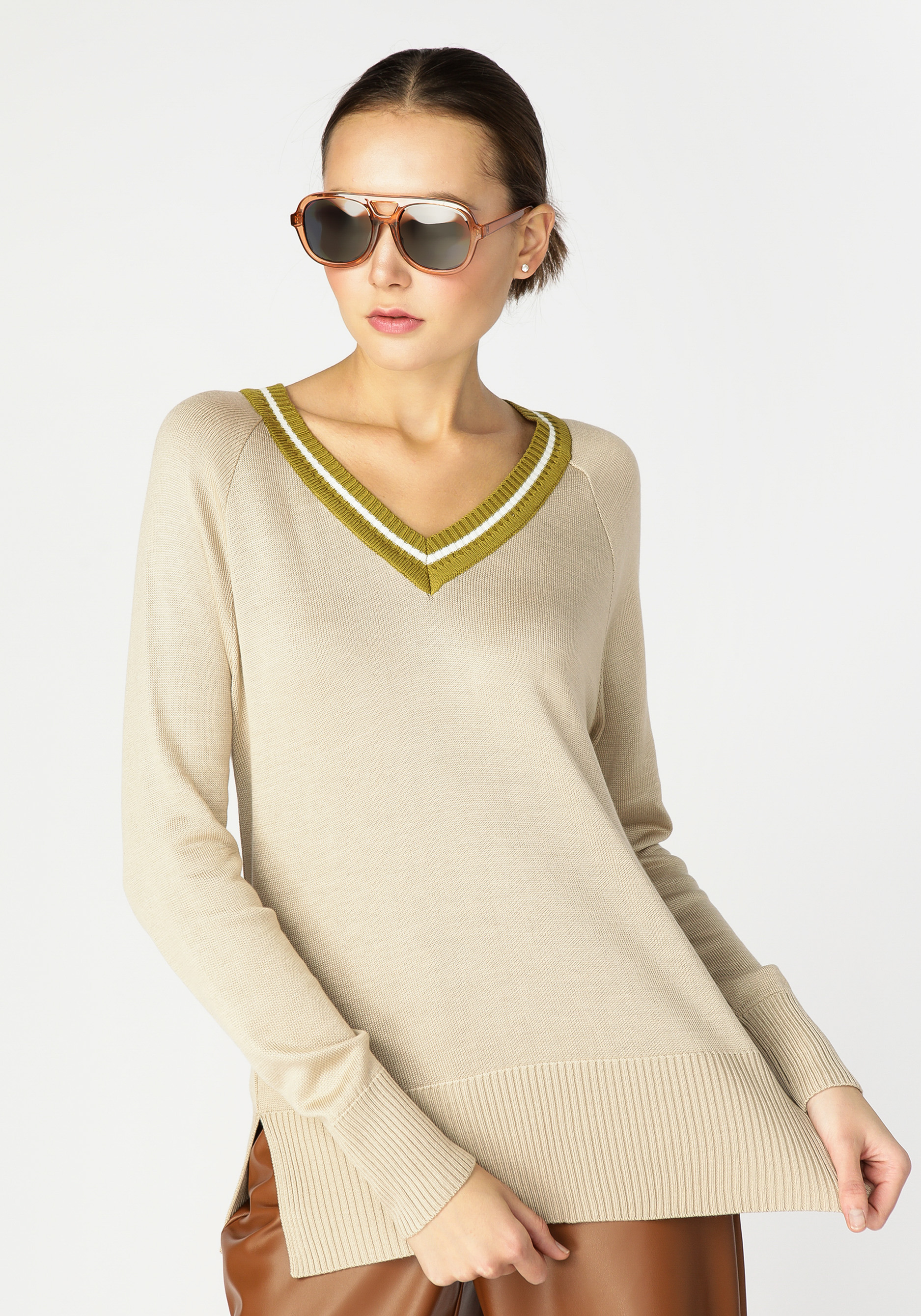 Пуловер женский с контрастной отделкой Vivawool, размер 58, цвет черный - фото 1