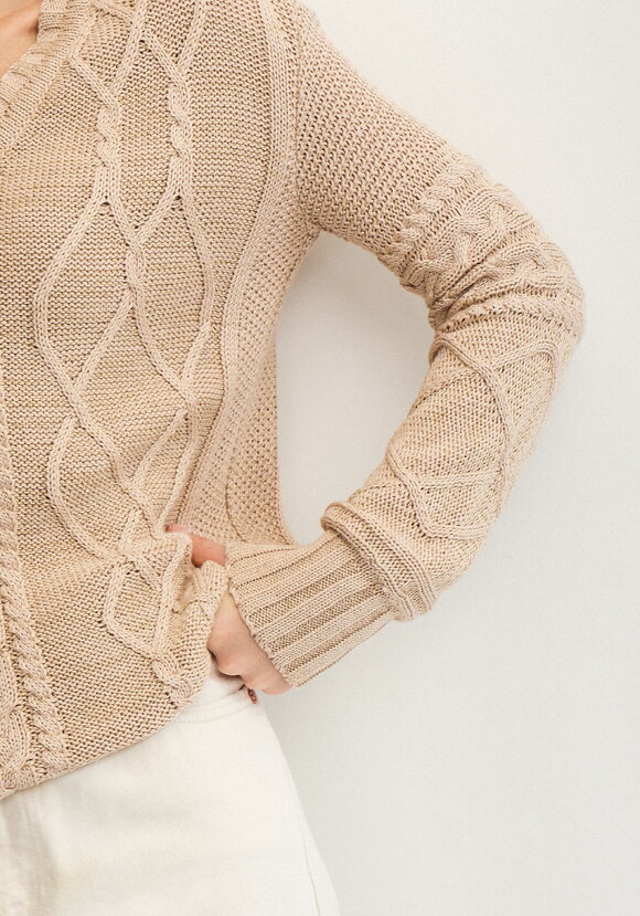 Джемпер женский с рисунком косы и араны шир.  580, рис. 30