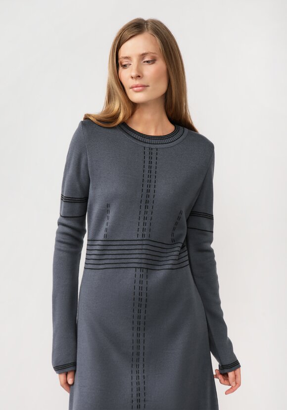 Платье миди с длинным рукавом и разрезом шир.  580, рис. 20