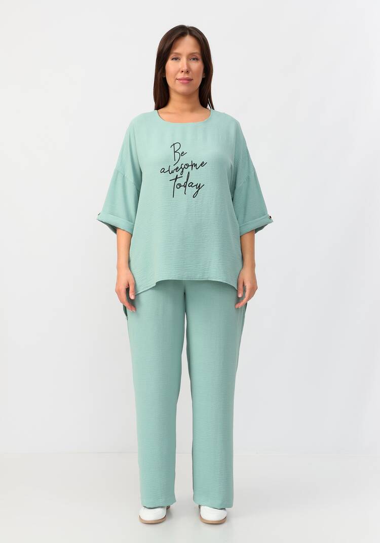 Костюм: брюки и блуза с лаконичным принтом шир.  750, рис. 16