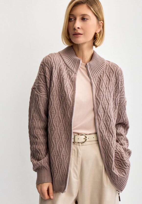 Кардиган на молнии с вязкой в виде ромбов шир.  580, рис. 23