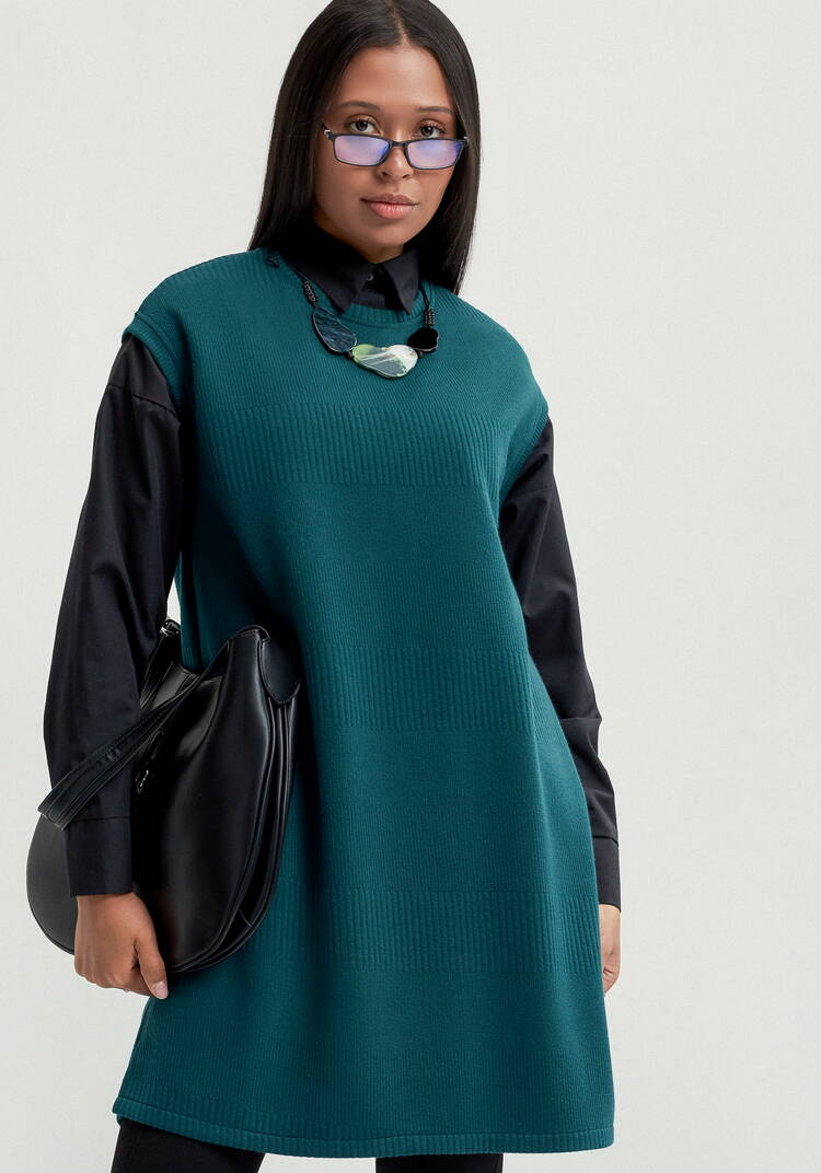 Жилет из трикотажа с фактурным рисунком шир.  750, рис. 9