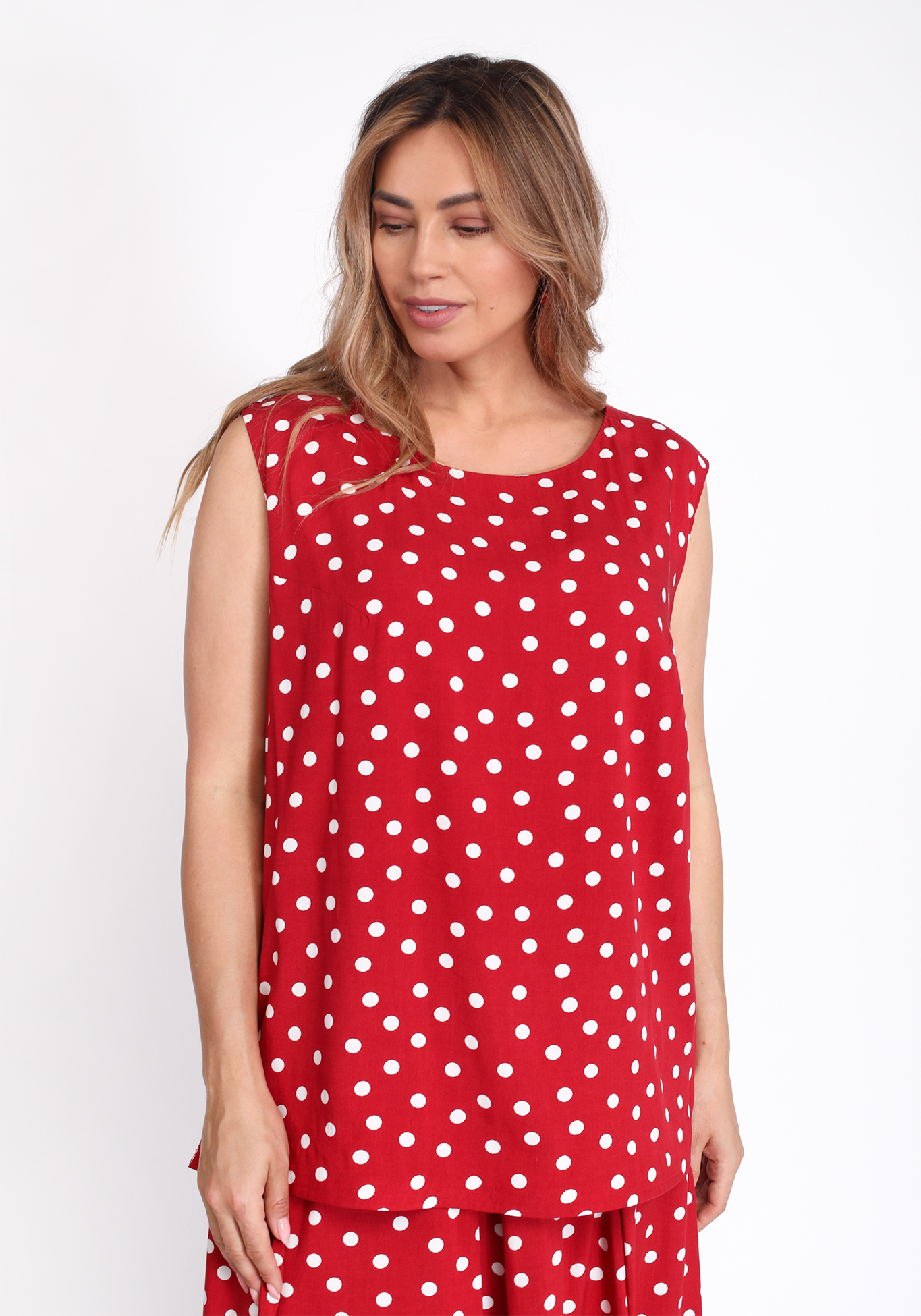 Блуза вискозная без рукава Victoria, размер 48, цвет красный - фото 1