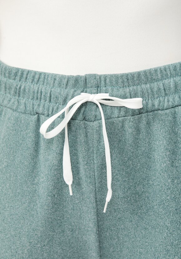 Спортивные брюки велюровые шир.  580, рис. 30