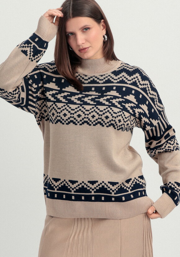 Свитер с геометрическим орнаментом шир.  580, рис. 1