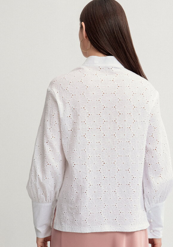 Блуза из шитья с жемчужными пуговицами шир.  580, рис. 18