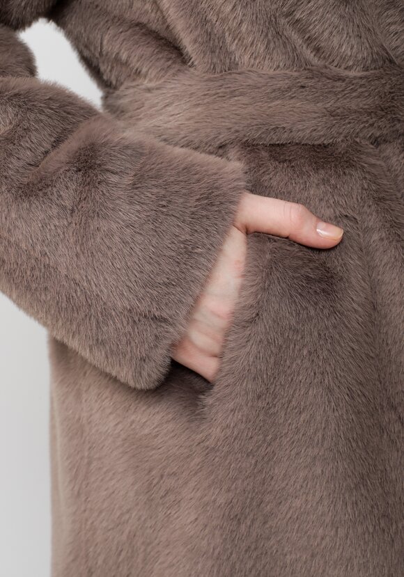 Шуба с леопардовым воротником шир.  580, рис. 5